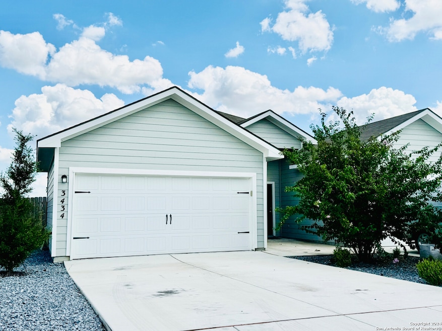 3434 Scott Cir, Seguin, TX 78155 - photo 1