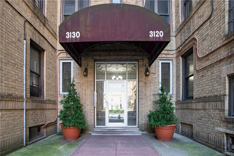 237 Naples Terrace unit 237, Bronx, NY 10463 - photo 1