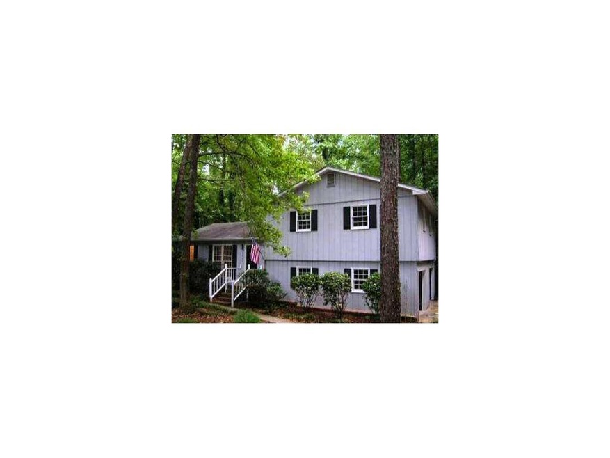 Exterior Front. 3566 Bluff Court in Hickory Bluff 