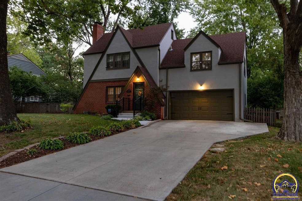 3208 SW 19th St, Topeka, KS 66604 - photo 1