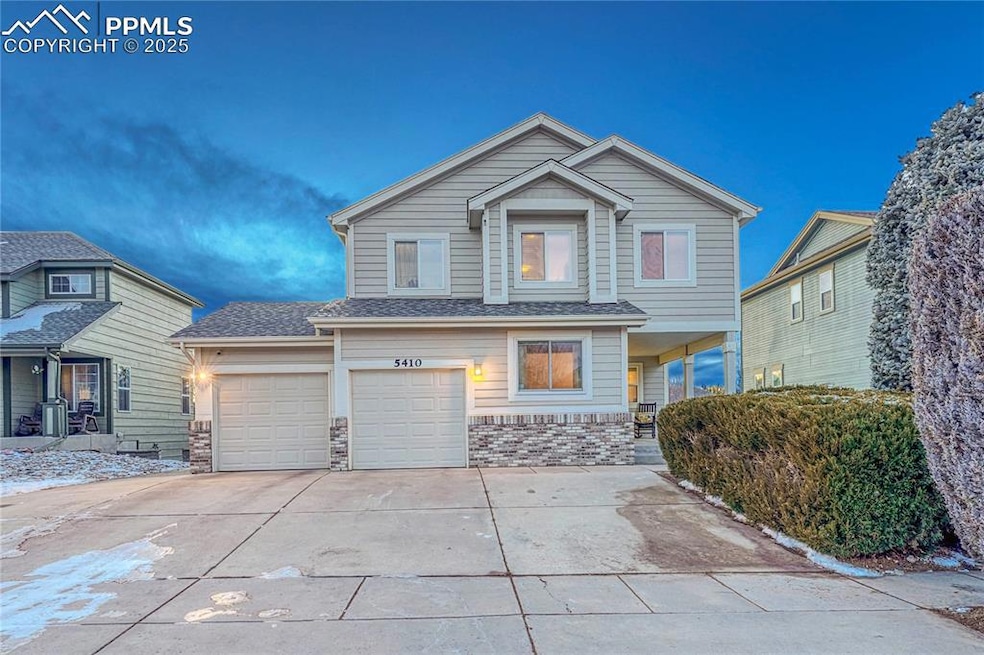 2 story in Stetson Hills