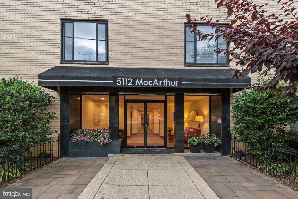 5112 Macarthur Blvd NW unit 3, Washington, DC 20016 - photo 1