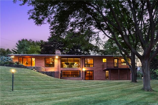 Evening rear exterior