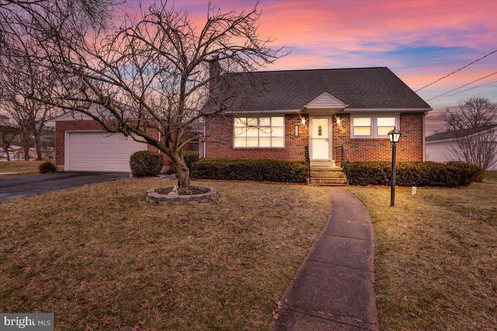 313 Alabama Ave, Reading, PA 19605 - photo 1