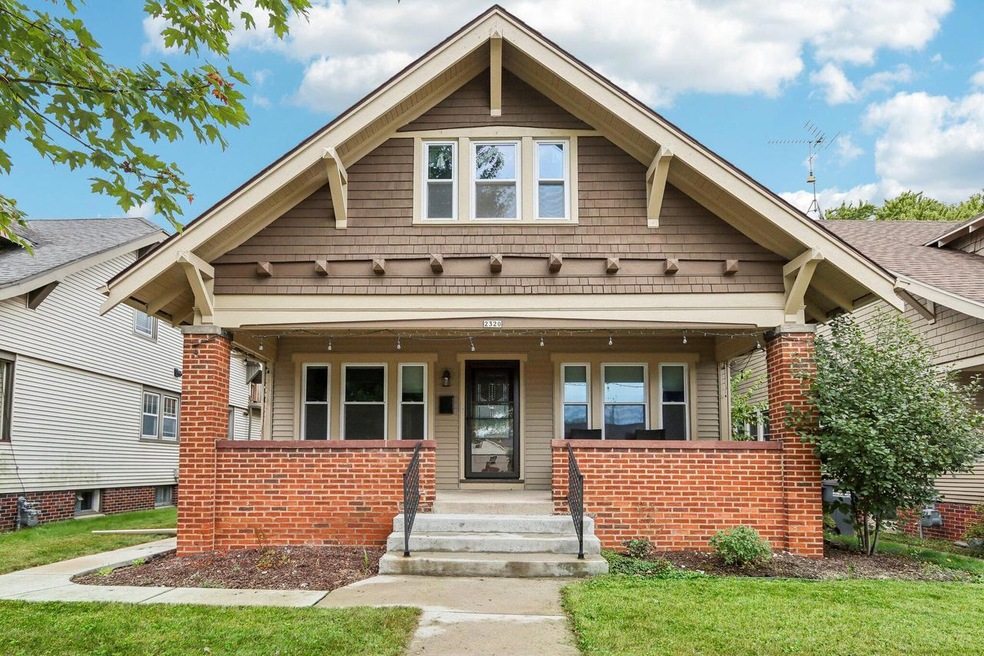 N 4th St-001