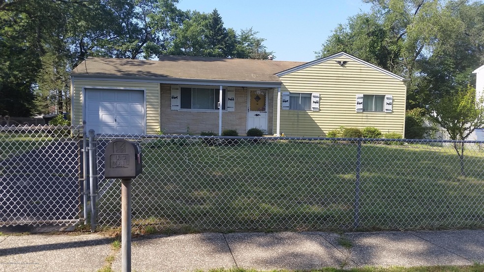 525 Oxford St, Toms River, NJ 08755 - photo 1