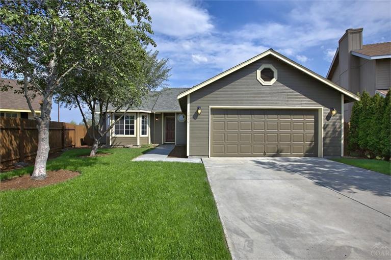 1930 NW Ivy Place, Redmond, OR 97756 - photo 1