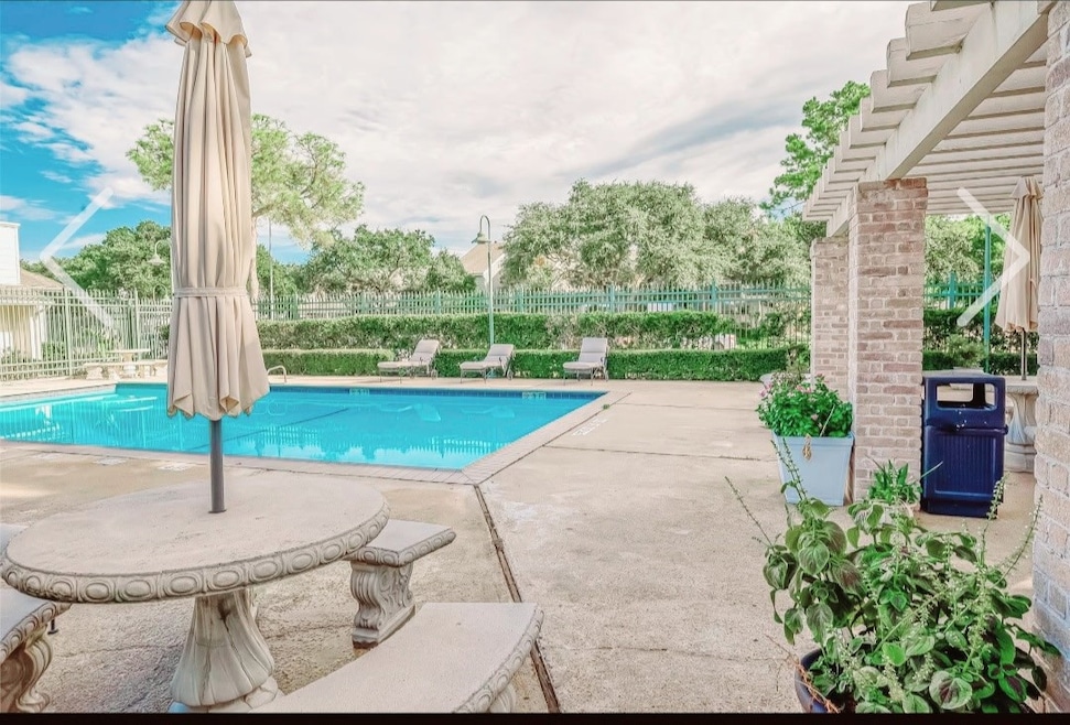 For Rent $1,400/month • Co-Listing Agent