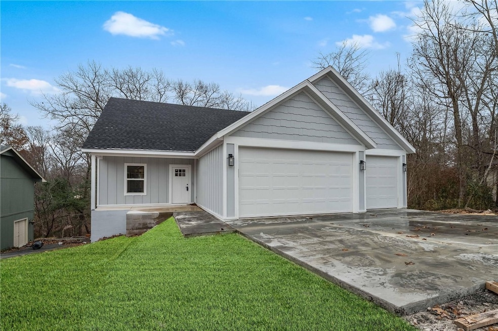 8 Brentwood Dr, Bella Vista, AR 72715 - photo 1