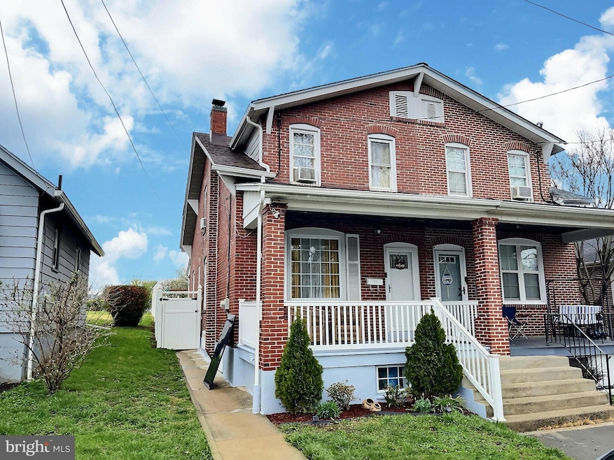 923 Fern Ave, Reading, PA 19607 - photo 1