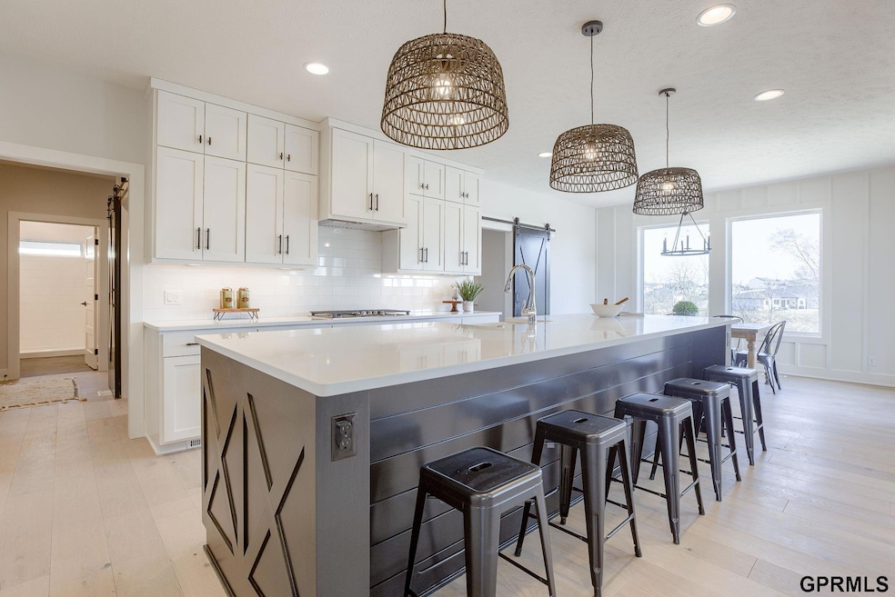Sold $735,000
