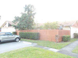 1111 Summit Place Cir unit D, West Palm Beach, FL 33415 - photo 1