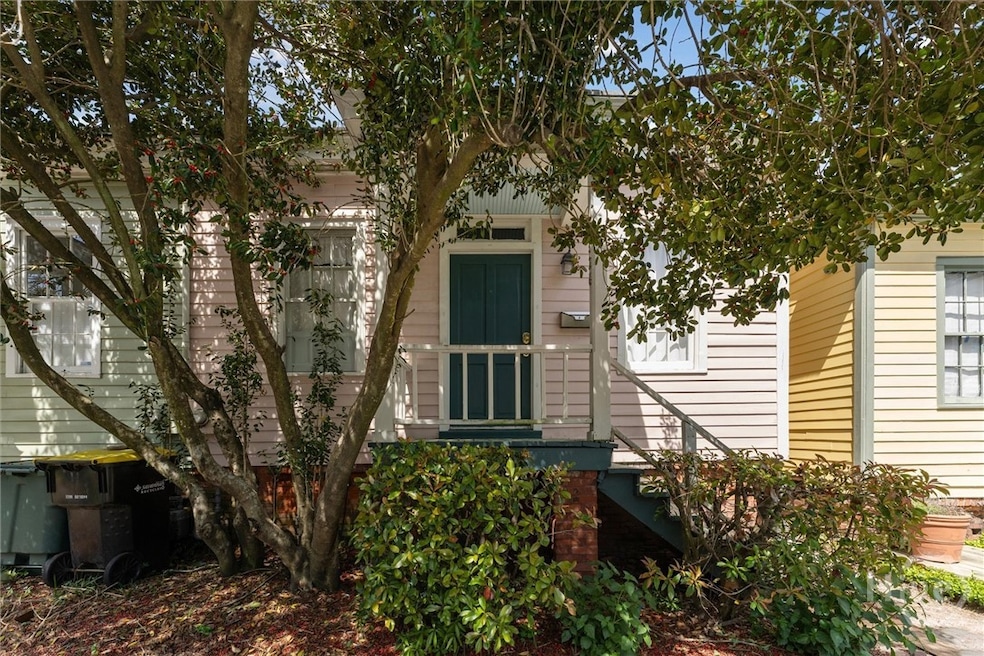 526 E Charlton St, Savannah, GA 31401 - photo 1