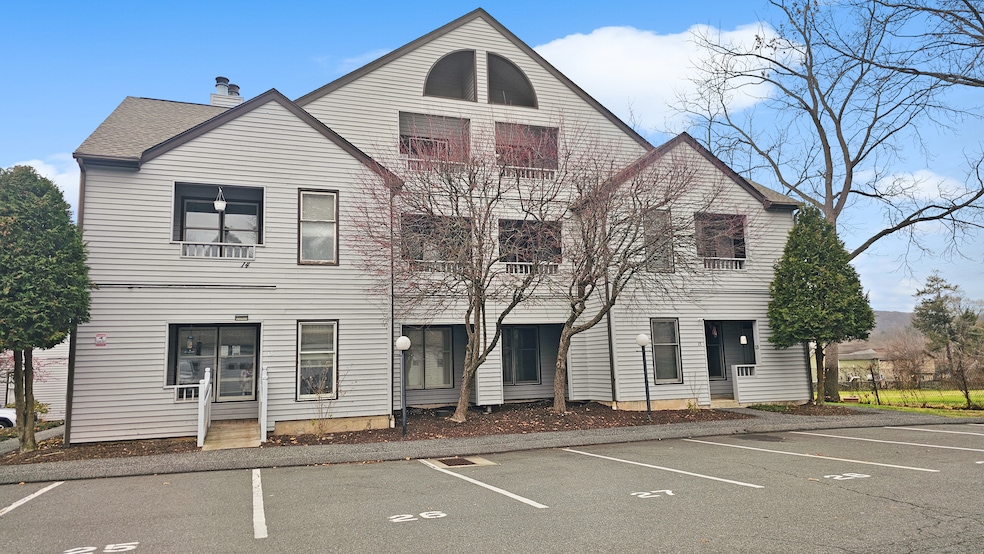 20 Raymond Place unit 3-14B, Danbury, CT 06810 - photo 1