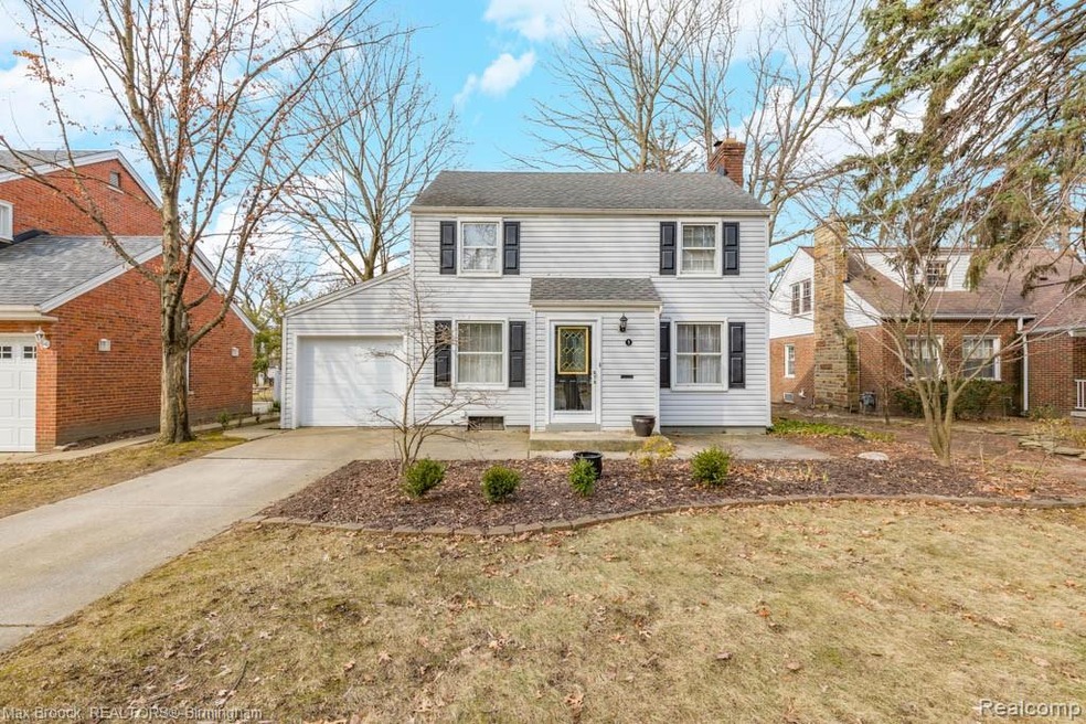 9 Byfield Ln-1.jpg
