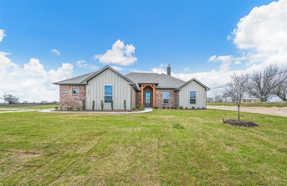 1000 Katie Ct, Azle, TX 76020 - photo 1