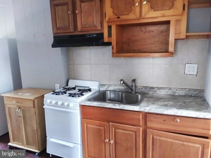 For Rent $925/month