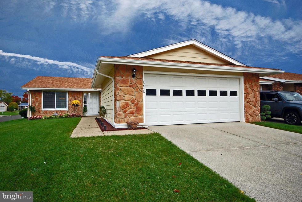 227A Convent Rd unit 227 A, Monroe Township, NJ 08831 - photo 1