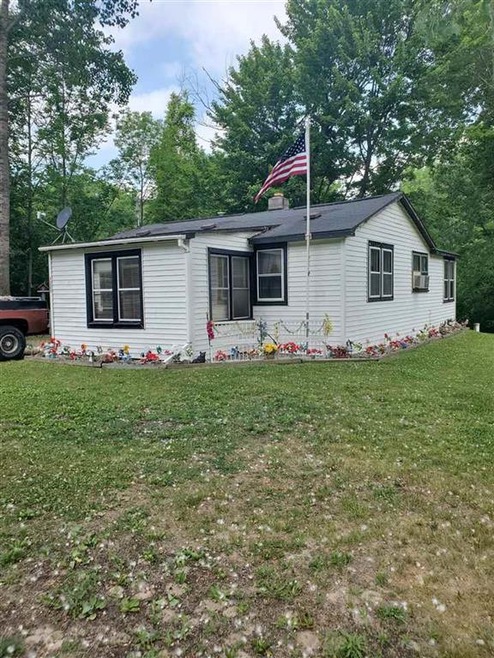 1321 Elm Blvd, Beaverton, MI 48612 - photo 1