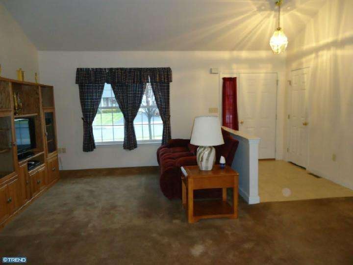 121 S Cacoosing Dr, Reading, PA 19608 - photo 1