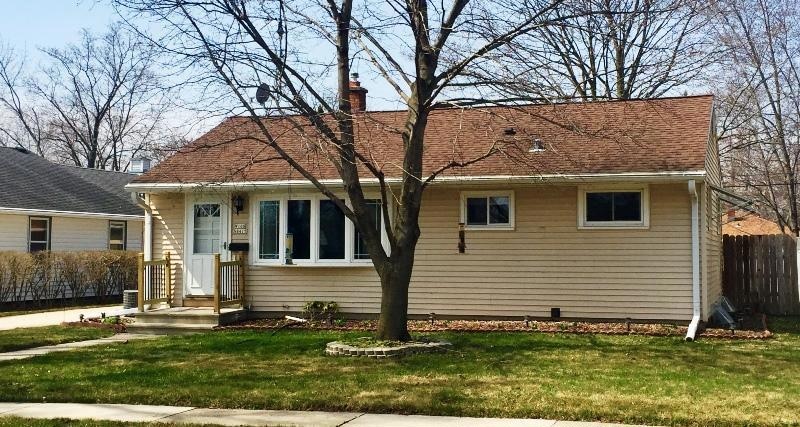 W168N8415 Jacobson Dr, Menomonee Falls, WI 53051 - photo 1