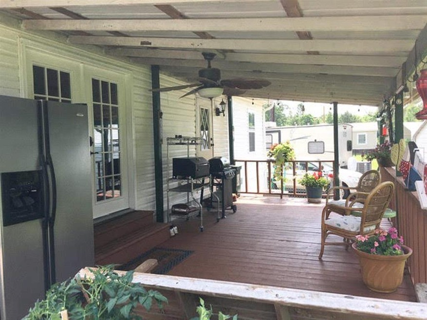 105 Shady Acres Ln, Texarkana, TX 75501 - photo 1