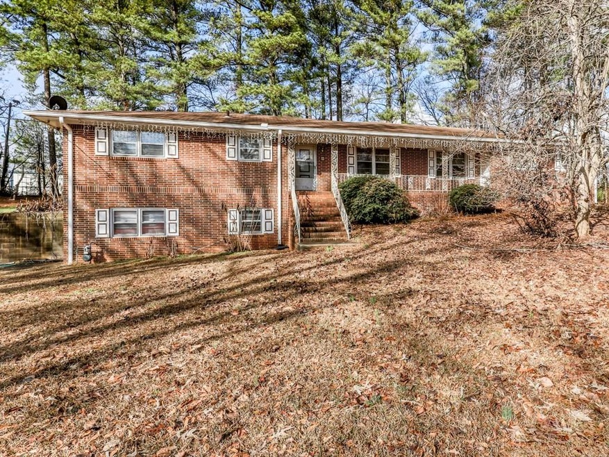 811 Lecroy Dr NE, Marietta, GA 30068 - photo 1