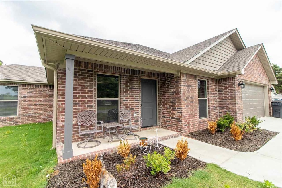 1004 Peggy Dr, Jonesboro, AR 72401 - photo 1