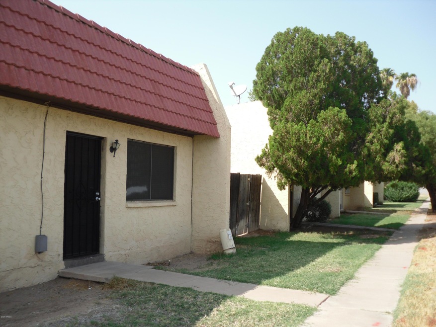 3303 W Del Monico Ln unit <WOW>, Phoenix, AZ 85051 - photo 1