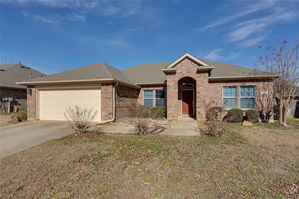 2601 Clubhouse Dr, Denton, TX 76210 - photo 1