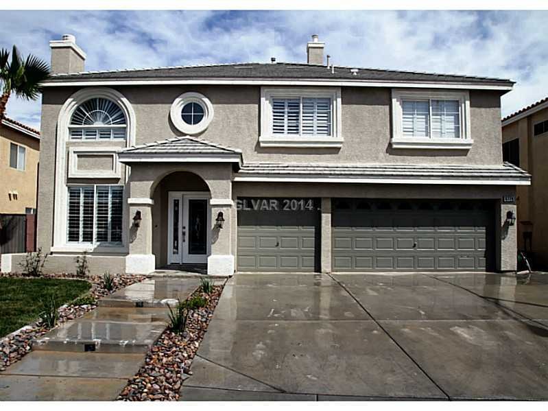 Property Photo. FRONT OF HOUSE VIEW