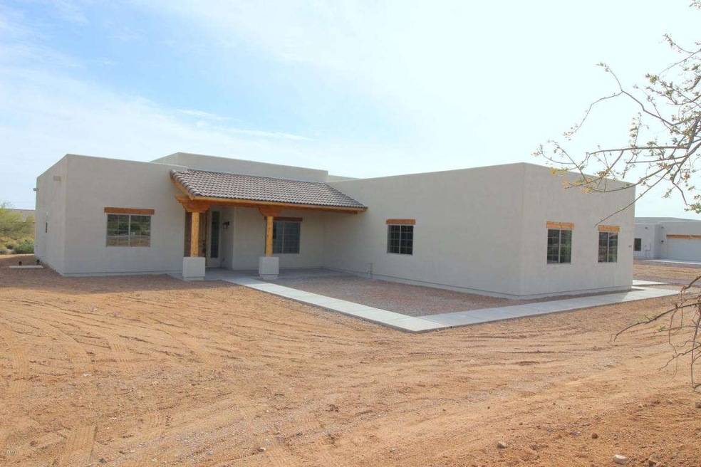 New Santa Fe, 2331 sqft