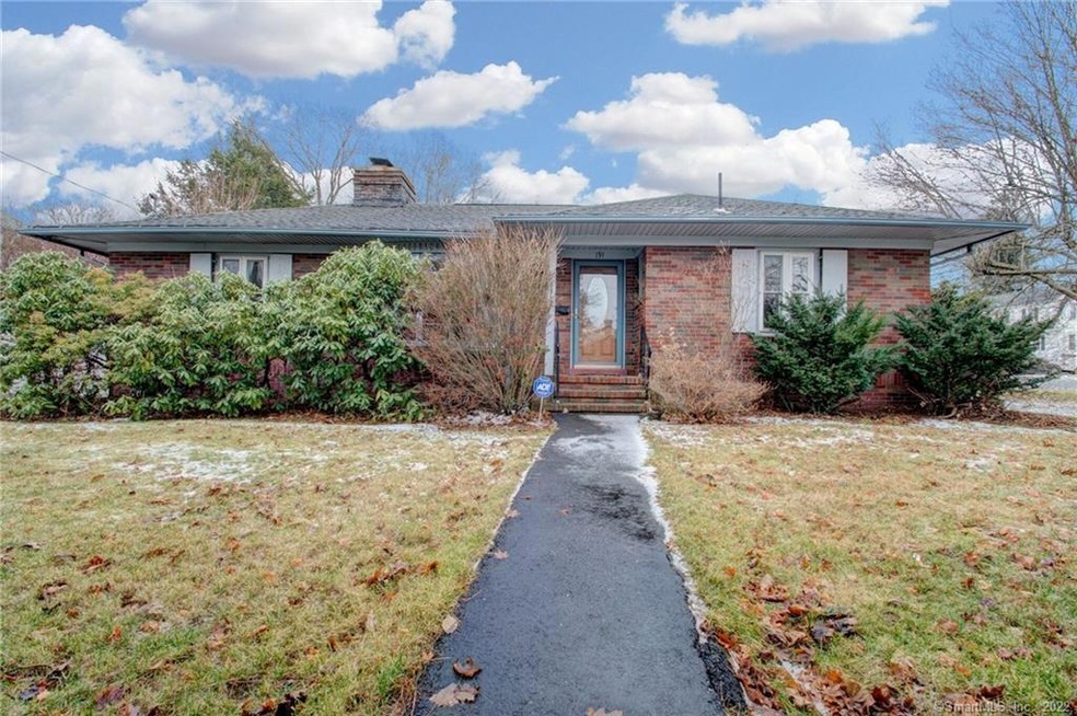 191 Avalon Cir, Waterbury, CT 06710 - photo 1