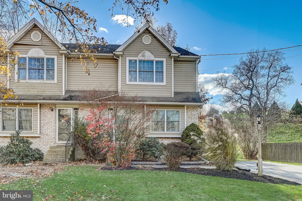 48 S Ironstone Dr, Boyertown, PA 19512 - photo 1