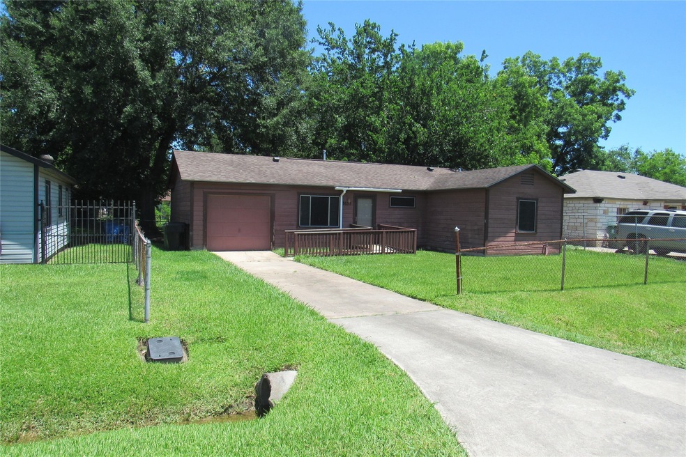 7633 W Knoll St, Houston, TX 77028 - photo 1