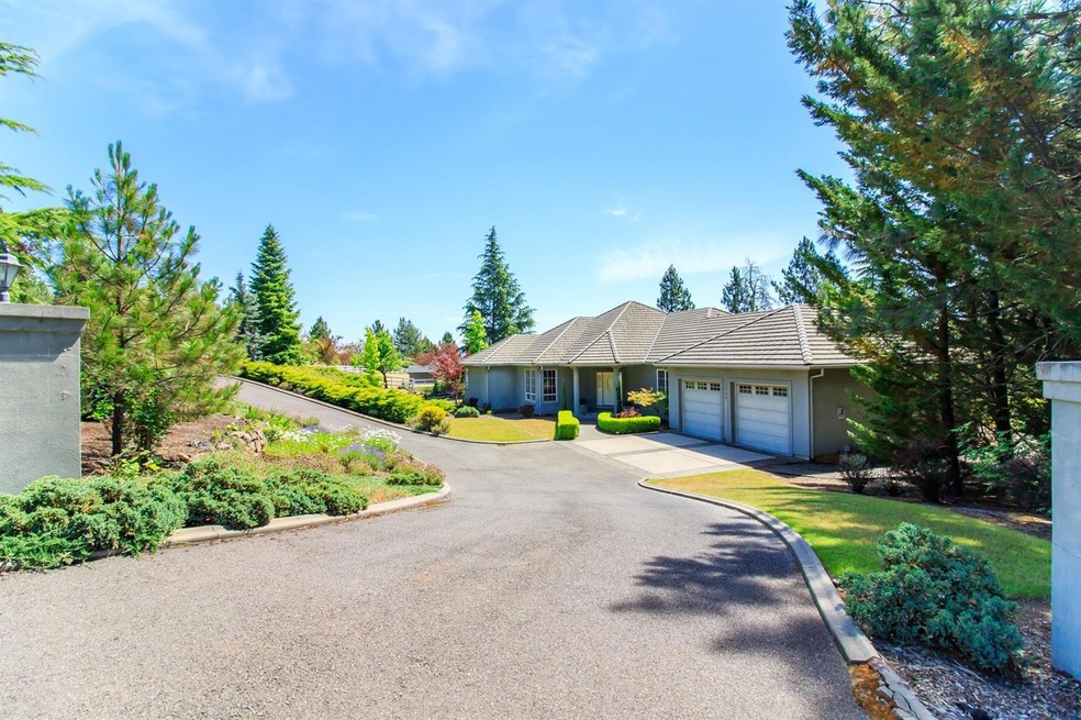 4067 Livingston Rd, Central Point, OR 97502 - photo 1