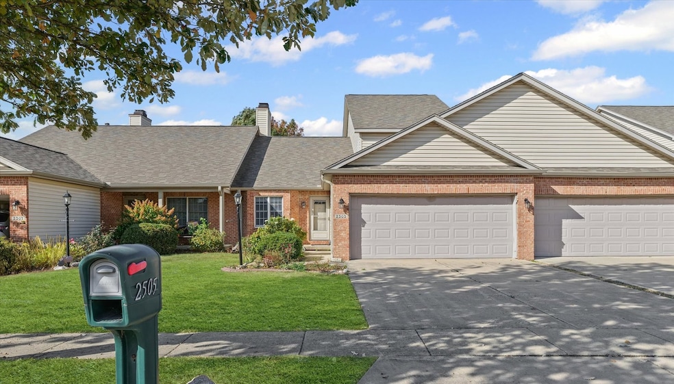 2505 Windward Blvd unit 2505, Champaign, IL 61821 - photo 1