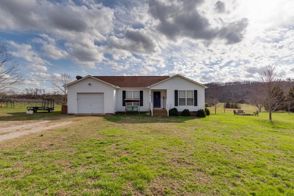 NICE RANCH HOME ON ONE ACRE OF LAND AT 220 MARIE LANE, LYNNVILLE, TN