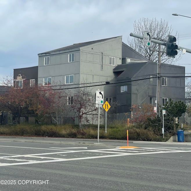 1471 W 26th Ave, Anchorage, AK 99503 - photo 1