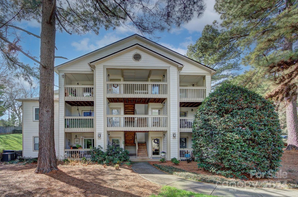 1041 Churchill Downs Ct unit F, Charlotte, NC 28211 - photo 1
