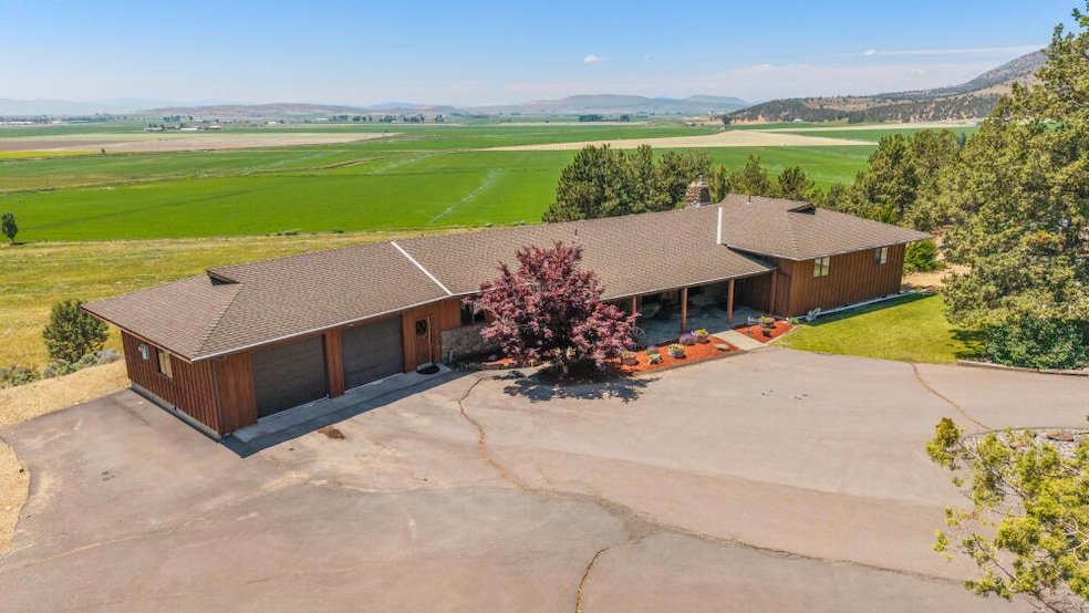 For Sale $985,000