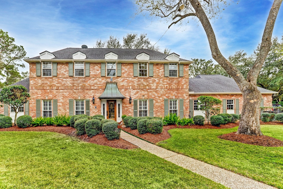 11607 Flintwood Ct, Houston, TX 77024 - photo 1