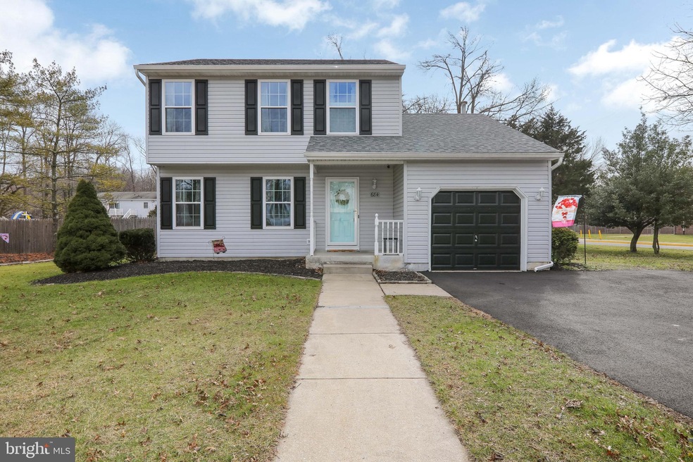 684 Iszard Ct, Woodbury, NJ 08096 - photo 1