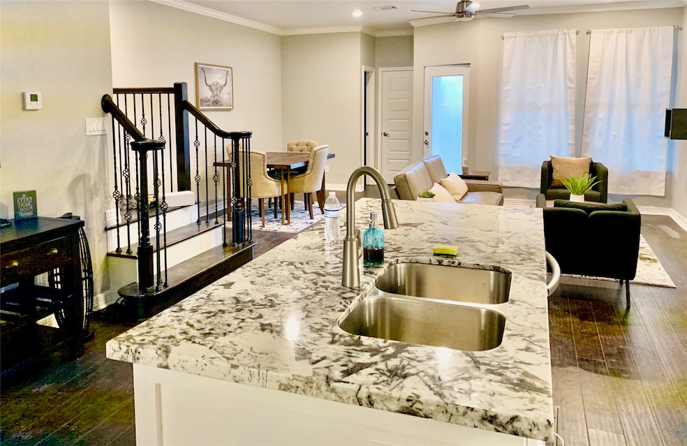 6617 Del Rio St unit D, Houston, TX 77021 - photo 1