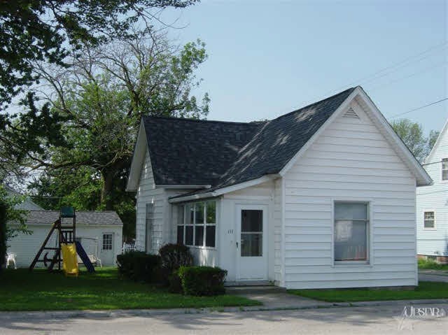 111 W Lafever St, Ossian, IN 46777 - photo 1