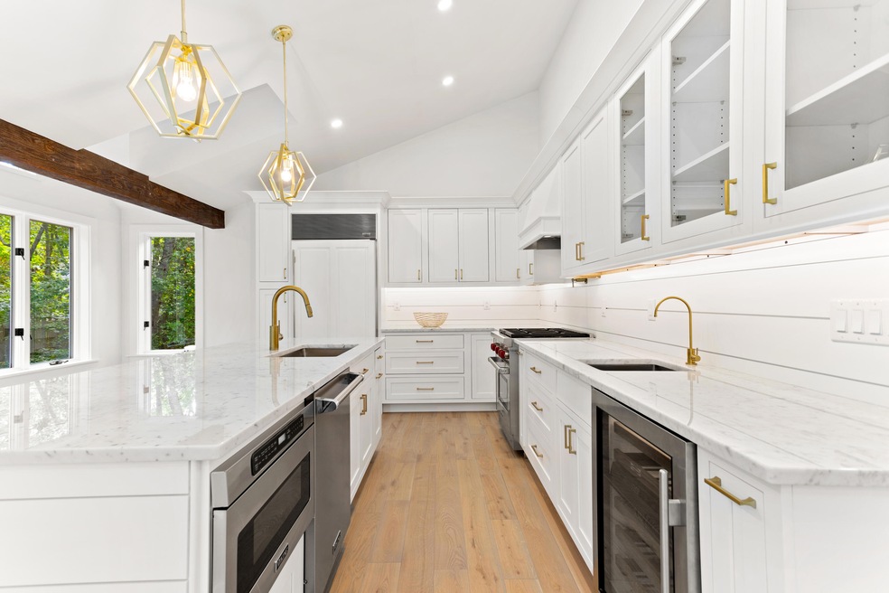 76 Bay Lane Kitchen