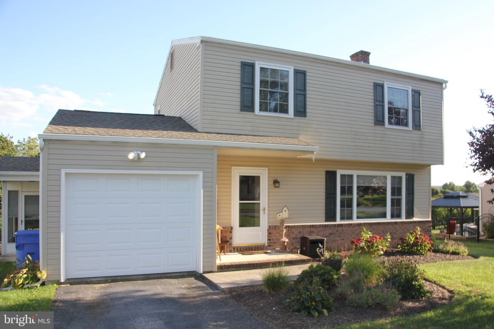 337 Springhouse Rd, Harrisburg, PA 17111 - photo 1