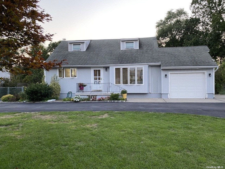 8 Smith Ave, Holbrook, NY 11741 - photo 1