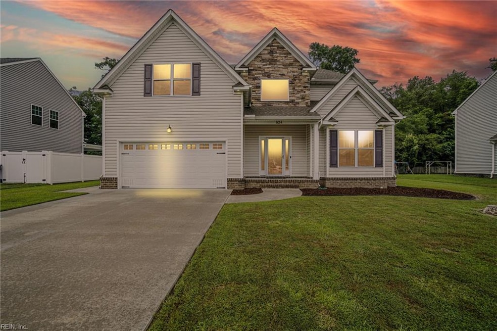 824 Evelyn Way, Chesapeake, VA 23322 - photo 1