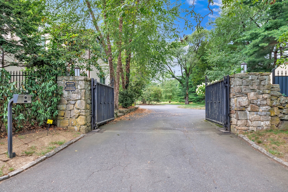 For Sale $3,895,000 • Co-Listing Agent